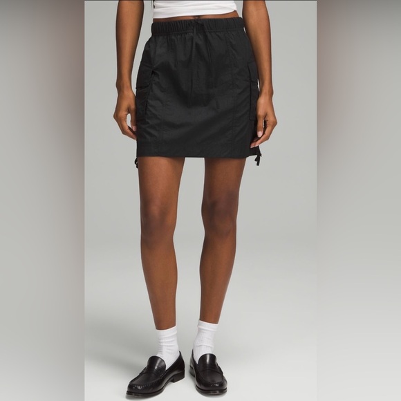 NWT Lululemon Nylon Cargo Mini Skirt in Black Pull & Tie The Side Seams Size L - Picture 1 of 11